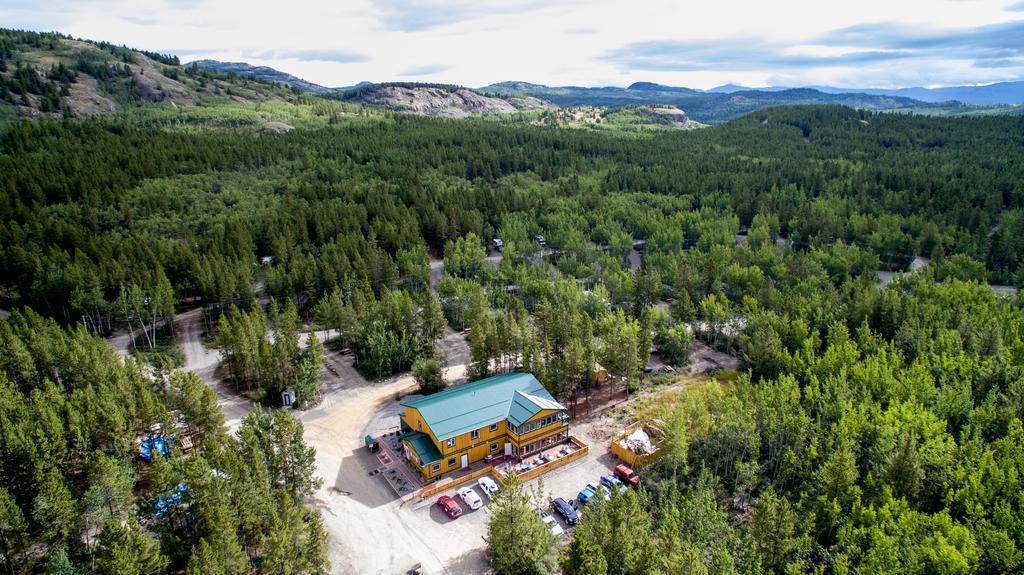 Hot Springs Campground & Hostel Upper Laberge Exteriér fotografie